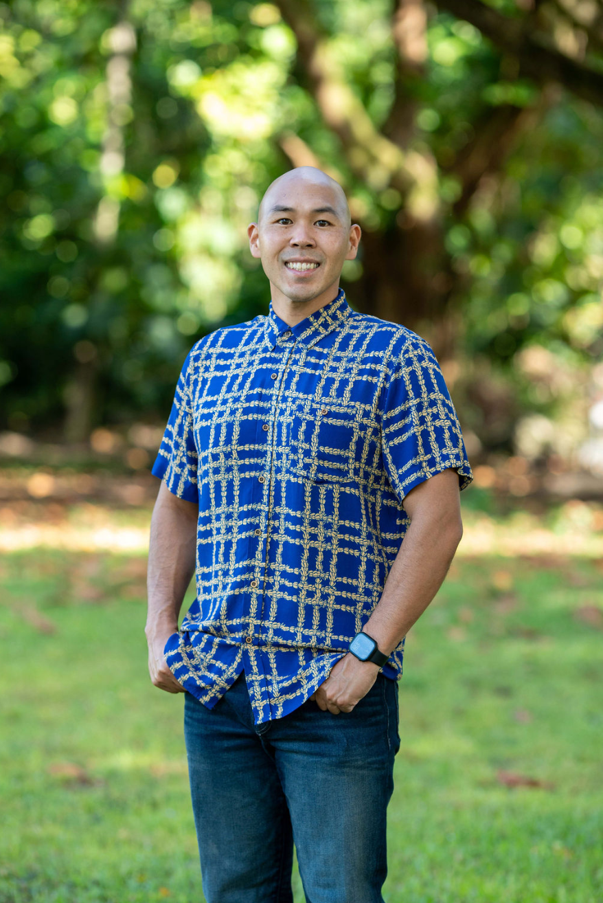 Men's Shirt in Pikake Palaka Royal Gold