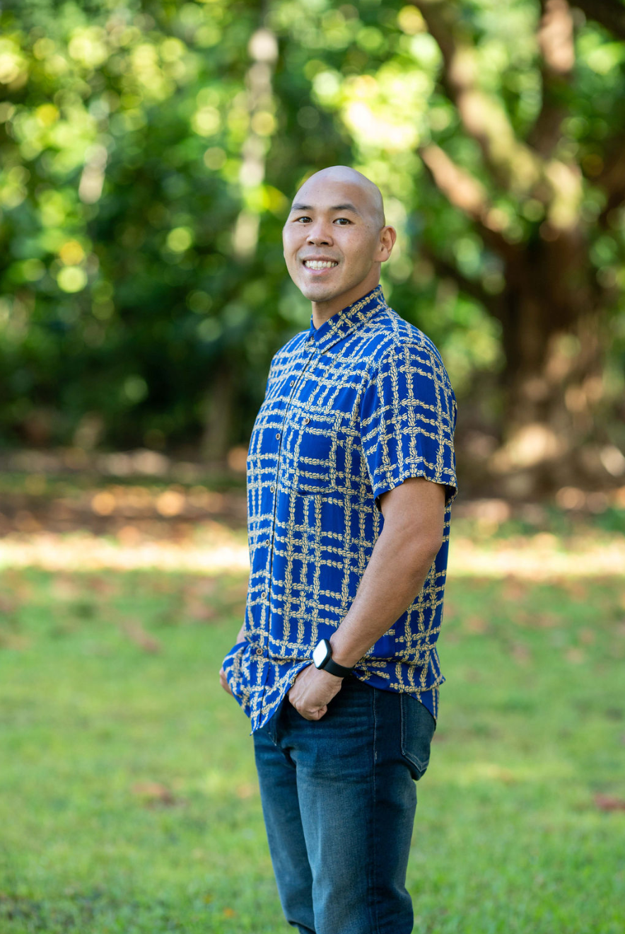 Men's Shirt in Pikake Palaka Royal Gold