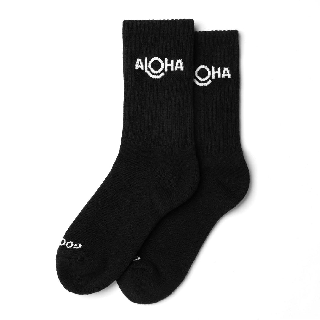 https://cdn.shopify.com/s/files/1/1119/6322/products/ALOHA_crew_socks_black_2-op.jpg?v=1674587419