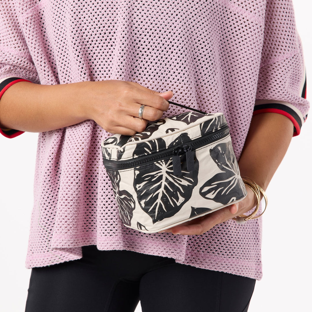 Kalo Cabin Crew Kit in Black on Sandstone