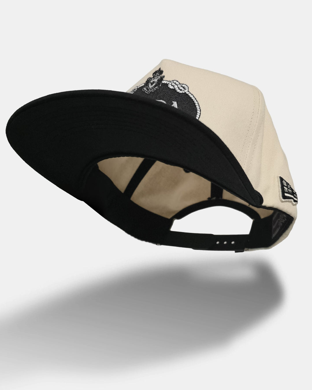 https://cdn.shopify.com/s/files/1/0063/2122/files/ClassicBrada_UNDER.jpg?v=1775845897