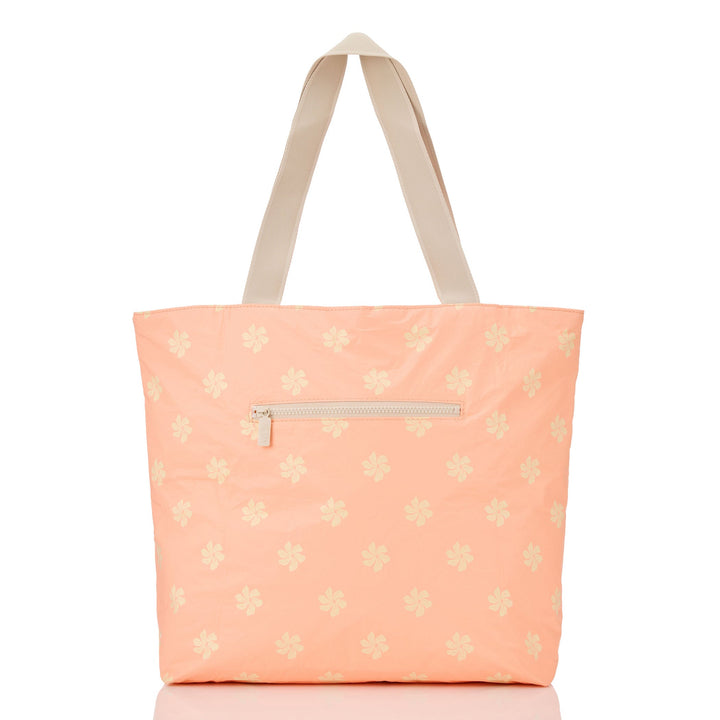 https://cdn.shopify.com/s/files/1/1119/6322/files/DT_casa_gardenia_peachy_2_op.jpg