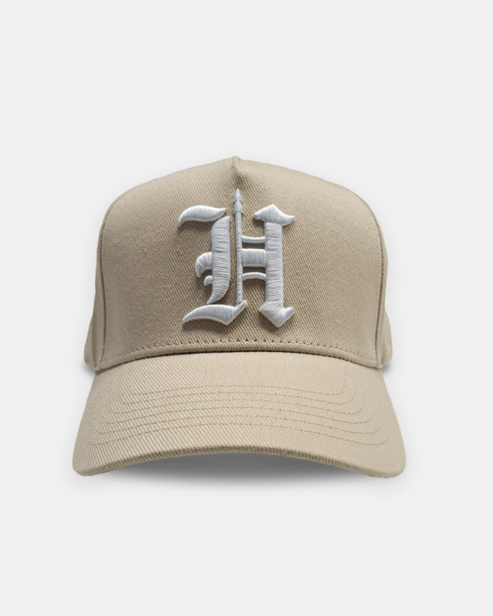 https://cdn.shopify.com/s/files/1/0063/2122/files/H-Spear_TAN-WHT_FR.jpg?v=1765830210