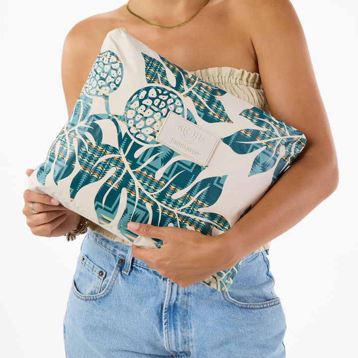 Holomua Harding Max Pouch - TIDE/SANDSTONE
