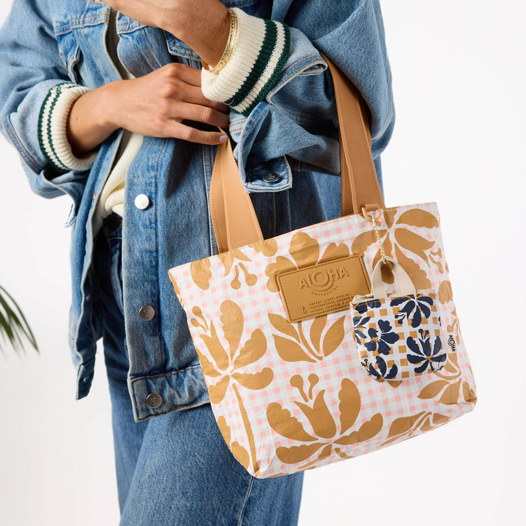 Picnic Fleur Mini Tripper - Hey Girl