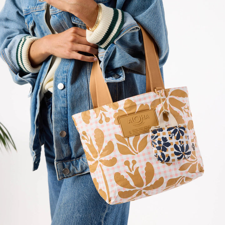 Picnic Fleur Mini Tripper - Hey Girl