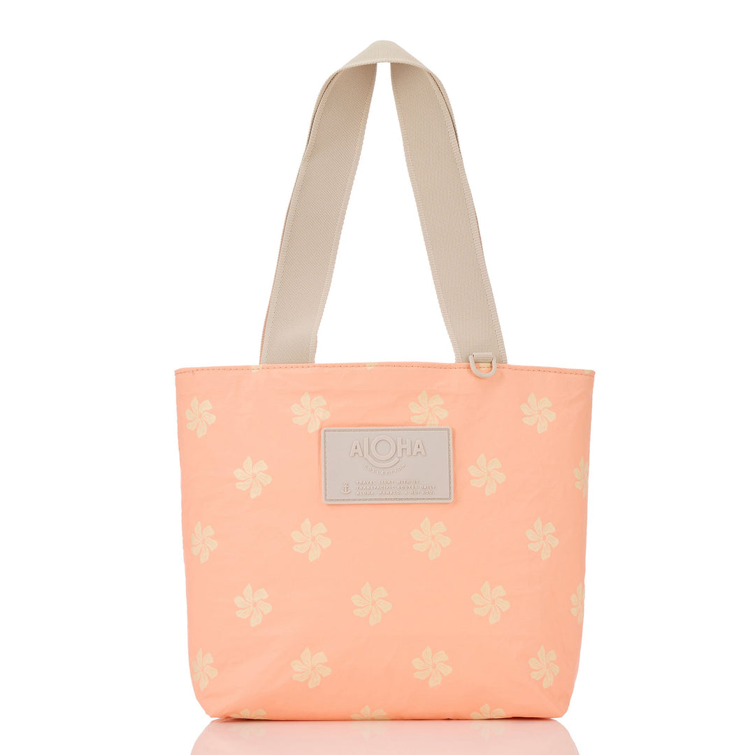 https://cdn.shopify.com/s/files/1/1119/6322/files/MT_casa_gardenia_peachy_1_op.jpg?v=1770757884