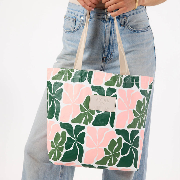 Wavy Reversible Tote - Vineyard