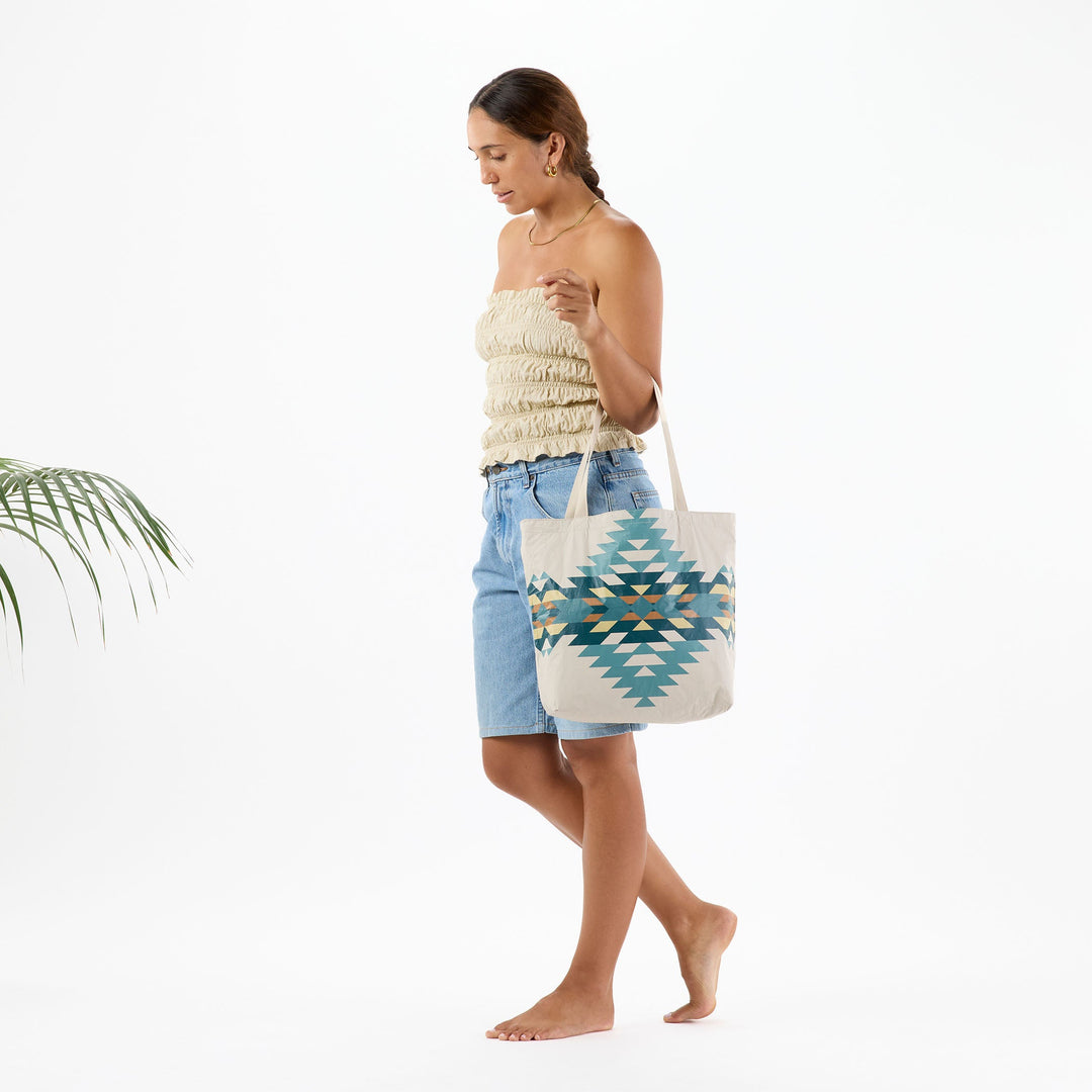 https://cdn.shopify.com/s/files/1/1119/6322/files/RVS_holomua_harding_tide_on_sandstone_f2_op.jpg?v=1767641338