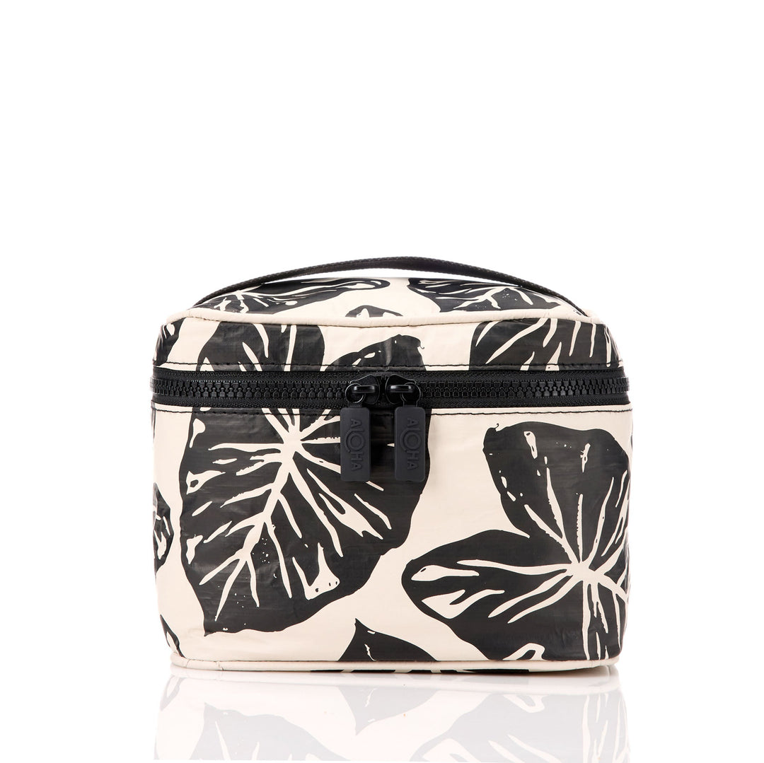 Kalo Cabin Crew Kit in Black on Sandstone