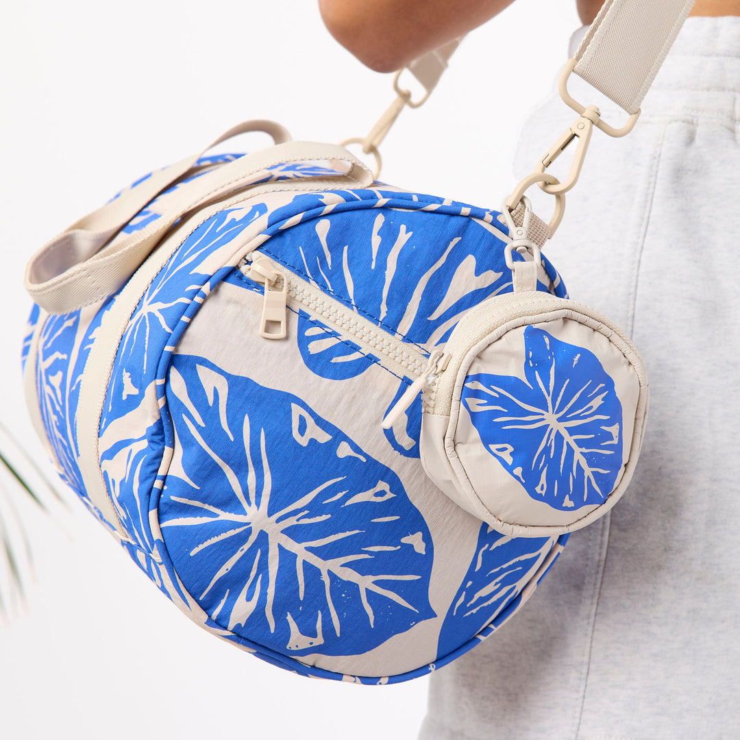 Kalo Cutie in Cobalt on Sandstone