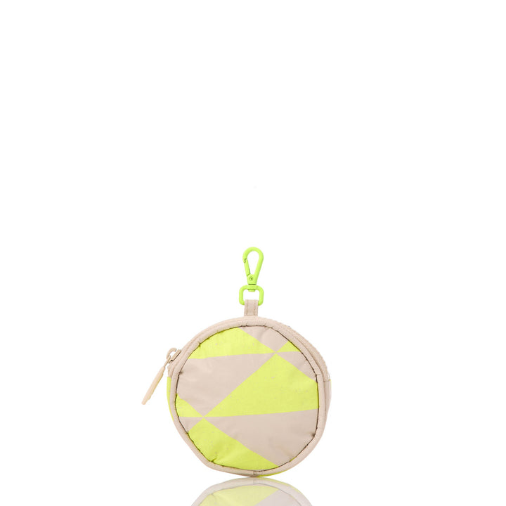 Kona Nui Cutie in Highlighter on Sandstone