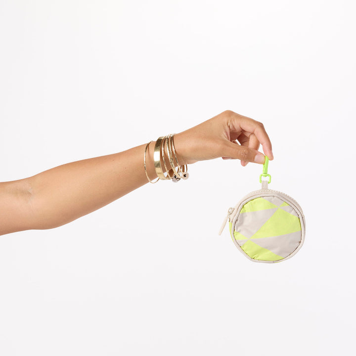 Kona Nui Cutie in Highlighter on Sandstone