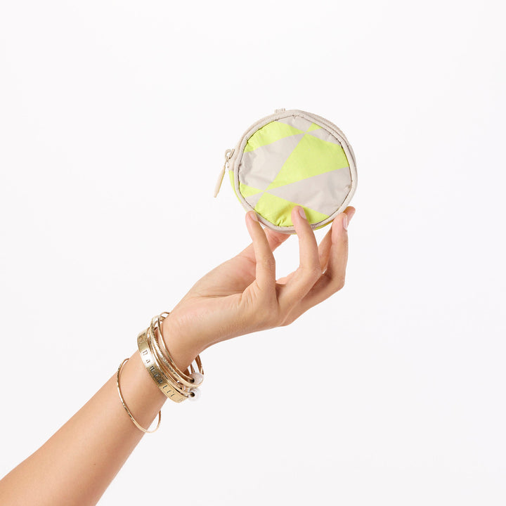 Kona Nui Cutie in Highlighter on Sandstone