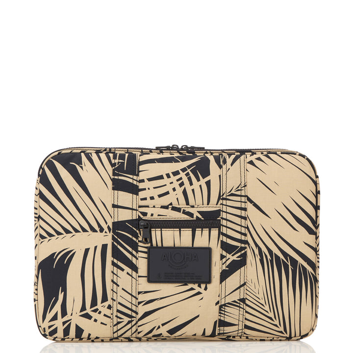 https://cdn.shopify.com/s/files/1/1119/6322/files/laptop_case_areca_frappe_black_1_op.jpg