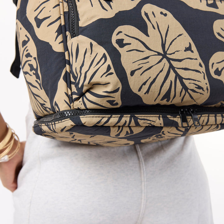 Kalo Le Bebe in Iced Coffe on Black