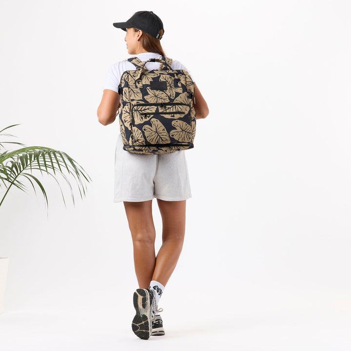 Kalo Le Bebe in Iced Coffe on Black