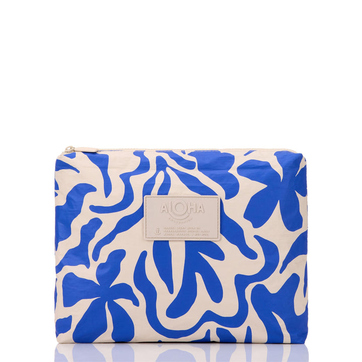 Float Mid Pouch in Cobalt on Sandstone