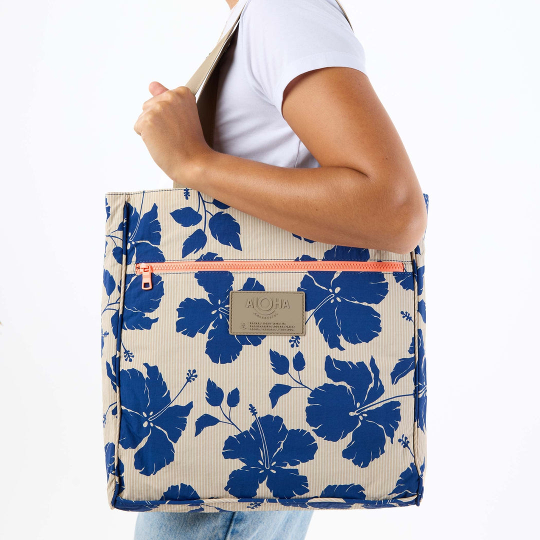 https://cdn.shopify.com/s/files/1/1119/6322/files/nylon_daily_tote_salina_tiny_stripe_navy_cu2_op.jpg?v=1768005235