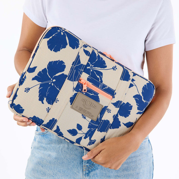https://cdn.shopify.com/s/files/1/1119/6322/files/nylon_laptop_case_salina_tiny_stripe_navy_cu1_op.jpg?v=1768005079