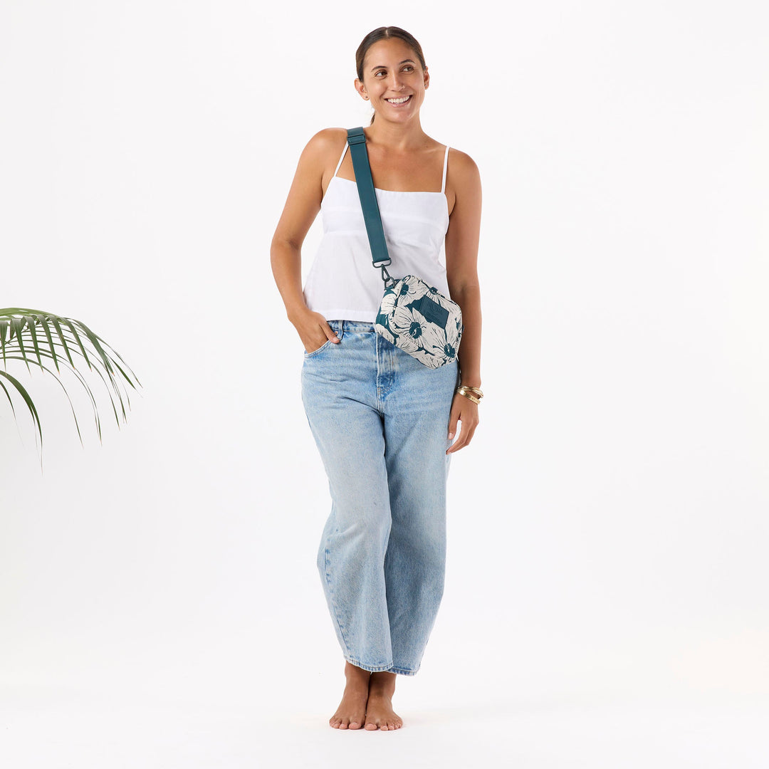 https://cdn.shopify.com/s/files/1/1119/6322/files/nylon_le_tour_flor_del_mar_dark_teal_and_sandstone_f1_op.jpg