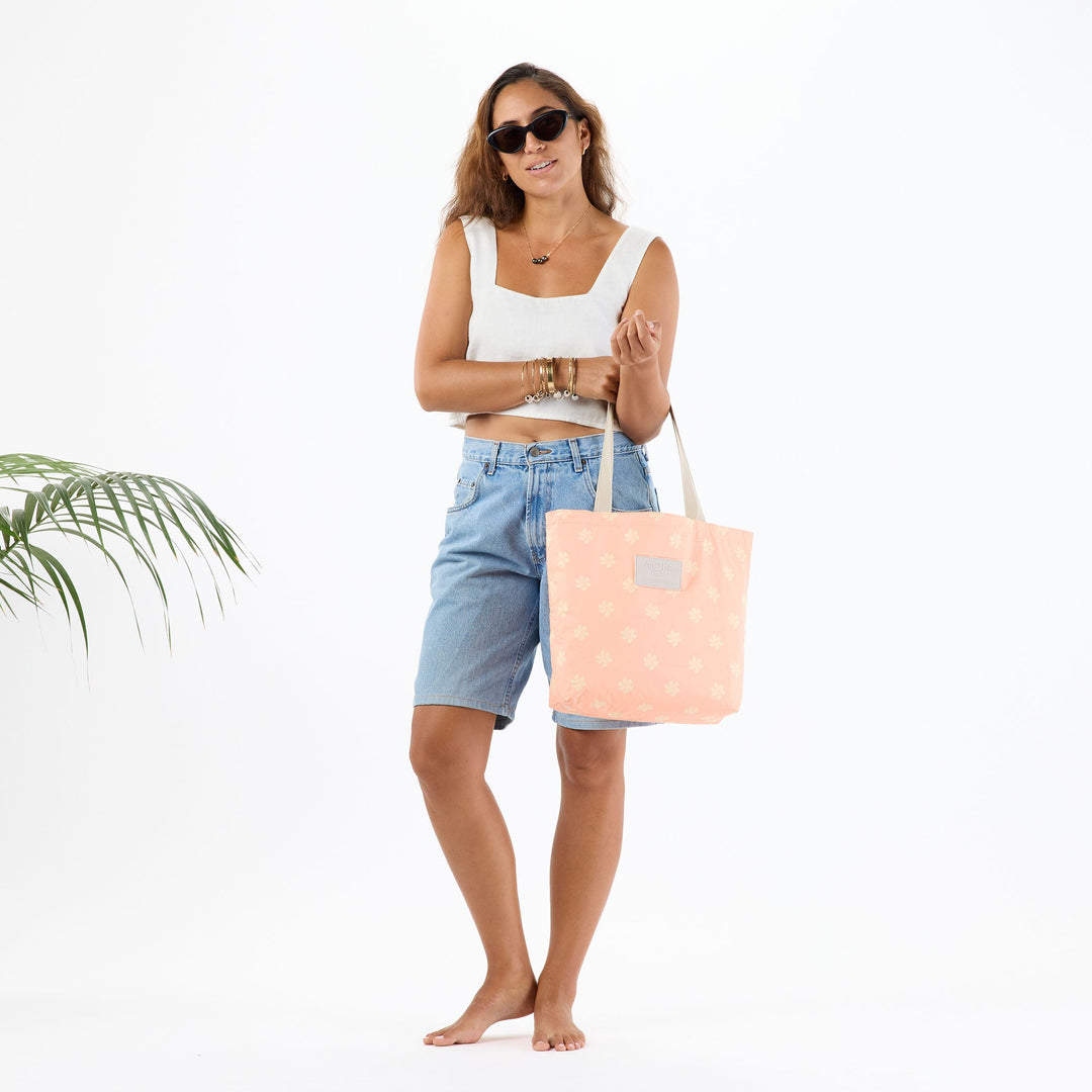 https://cdn.shopify.com/s/files/1/1119/6322/files/rvs_casa_gardenia_peachy_f1_op.jpg?v=1770758271